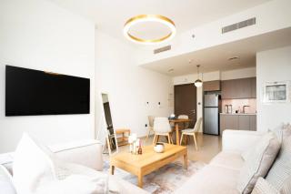 High-Rise Apartment by Burj and Fountain - 6