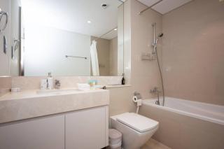 High-Rise Apartment by Burj and Fountain - 4