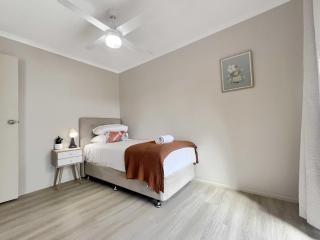 Family and Pet friendly Beachside - Buddina - 5