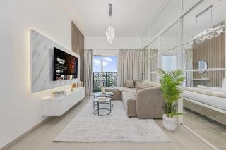 Modern 2BR Golfville Dubai - 5