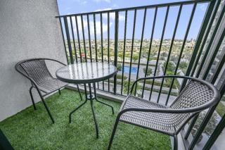 Modern 2BR Golfville Dubai - 2