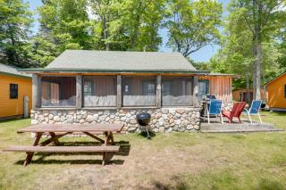 South Twin Lake Cabin with Seasonal Dock and Slip! - Conover - 3