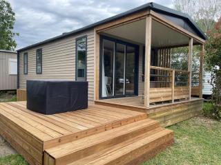 Camping Le Vallon Des Cigales - Istres - 7