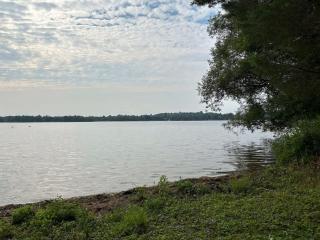 3-bedroom Lakefront Villa #3 - Lakefield - 3