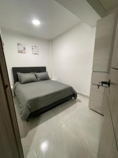 Apartamento entero privado excelente ubicación - Bogotá - 0