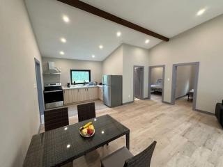 3-bedroom Lakefront Villa #8 - Lakefield - 7