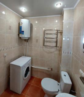 Подобова оренда 1кімнатної квартири в мальовничій центральній частині міста,район Любави!В наявності бойлер та кондиціонер - 4