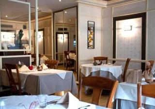 Logis Hotel & Restaurant - Hostellerie du Prieuré - 4