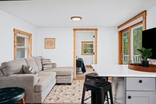 Backwoods Cottage on Arbutus Lake - 5