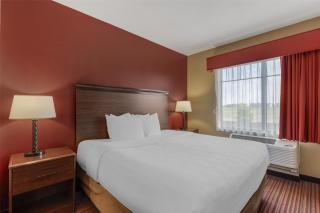Best Western Plus Hudson Hotel & Suites - 3