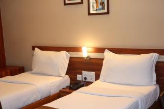 Hotel E Rock Premium Palace Near Railway Station - Bhubaneshwar - 8