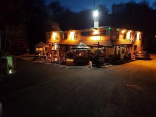 Luxury Village Cottage 5mins from Alton Towers sleeps 8 - Alton - 7