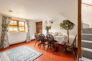 Luxury Village Cottage 5mins from Alton Towers sleeps 8 - Alton - 1