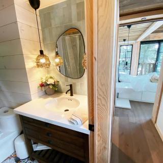 The Water’s Edge * * Unique Muskoka Treehouse * * - Windermere - 3