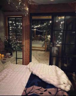 The Water’s Edge * * Unique Muskoka Treehouse * * - 2