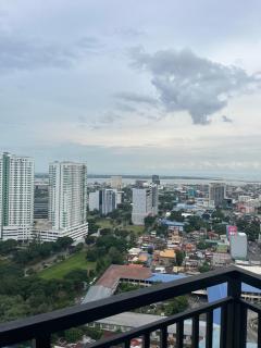 Cozy Studio Across Ayala Mall - 7