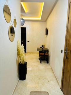 Cosy apartment in CityCenter Gueliz swimmingpool - Marrakesh - 2