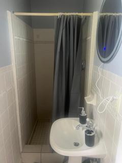 Niagara Falls 1-Bedroom Suite #3 - Niagara Falls - 8