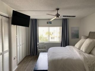 Ocean View 2 Bed, 2 bath, Steps to the Beach - Spanish Trace 240 - Coquina Gables - 9