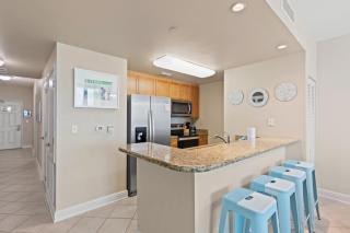 Beautiful 5th Floor Aqua Resort unit with direct Ocean Views, Sleeps 8! - 4