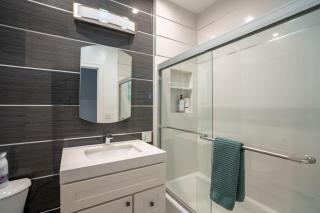 Oak Manor - Chic & Stylish 2BR Apartment Retreat - 6