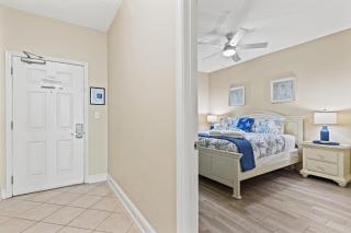 Beautiful 5th Floor Aqua Resort unit with direct Ocean Views, Sleeps 8! - 5