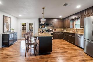 Blissful Haven with Hot Tub & Fire Pit - Fredericksburg - 6