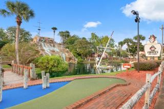 Pineapple Paradise! 6BR 7BA beachfront house! Private Pool! Grill! Sleeps 16! - Panama City Beach - 9
