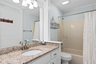 SeaRenity Awaits: 2-BD, 2-BA Coastal Escape! Perfect for 5! Pet Friendly! - Laguna Beach - 7