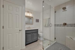 Serene Creek Front Home with Games+Grill! - Fredericksburg - 8