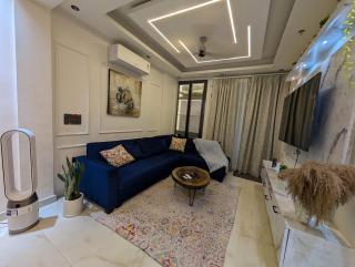 Sukhasan Retreat Chic 2BHK Retreat with Jacuzzi - New Delhi - 9