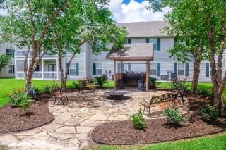 Full Condo w/ Pool & Gym, Sleeps 4 - Gulf Shores - 4