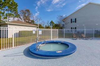 Full Condo w/ Pool & Gym, Sleeps 4 - Gulf Shores - 1