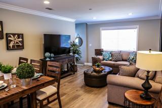 Adorable 3 Bedroom 2 Bath Home - Fullerton - 9