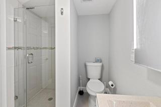 Charming Hideaway Near Beach, Nightlife & Shops - 2