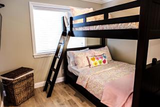Adorable 3 Bedroom 2 Bath Home - Fullerton - 3
