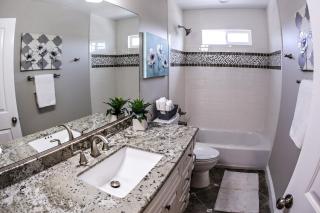 Adorable 3 Bedroom 2 Bath Home - Fullerton - 2