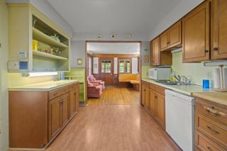 Lorraine Bay Private Waterfront Escapes Main House and Cottage Rentals - Port Colborne - 2