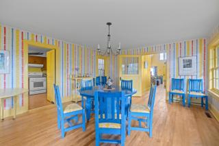 Lorraine Bay Private Waterfront Escapes Main House and Cottage Rentals - Port Colborne - 1