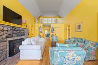 Lorraine Bay Private Waterfront Escapes Main House and Cottage Rentals - Port Colborne - 6