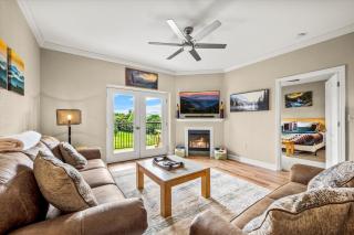 Smoky View Haven- Indoor and Outdoor Pool, Playground, Walking Trail, Hot Tub - Pigeon Forge - 7