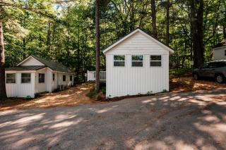 Lakeview King Suite-Arbutus-Boat Docks - Traverse City - 1