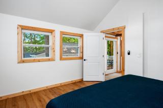 Lakeview King Suite-Arbutus-Boat Docks - Traverse City - 6