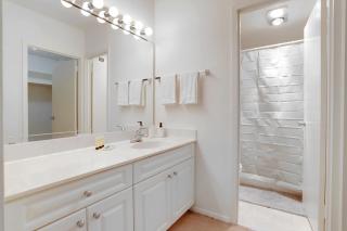 Spacius Apt W Excellent Amenities - Arlington - 2