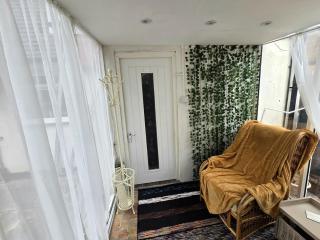 Twenty-One Retreat Surrounded by open landscapes - Rowley Regis - 0