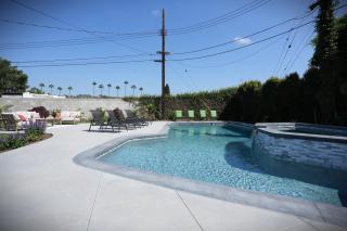 Awesome 5 bedroom 3 bath pool home with in-ground jacuzzi - Orange - 2