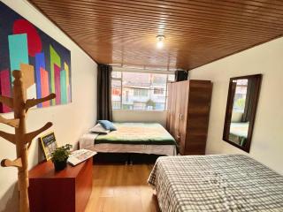 Apartaestudio con parqueadero junto a Clinica Santa Fe - Bogotá - 9