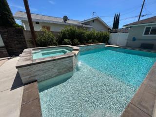 Beautiful Remodel 3 Bedroom 2 bathroom Home with Pool & Jacuzzi - Fullerton - 7