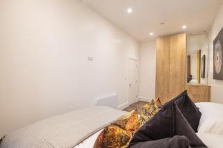 Luxury Apartment In City Centre Ideal For Business & Families With Free Gym By The Pocklington - The Guild Suite - Leicester - 4