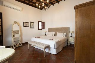 Iraola Hotel Boutique - 8